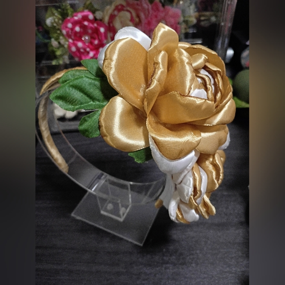 Elegant Gold and White Floral Headband